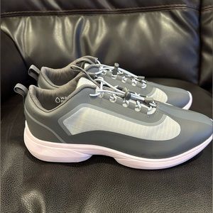 Vionic Guinn Waterproof Bungee Lace Sneakers size 9 Pink/Gray. Like New